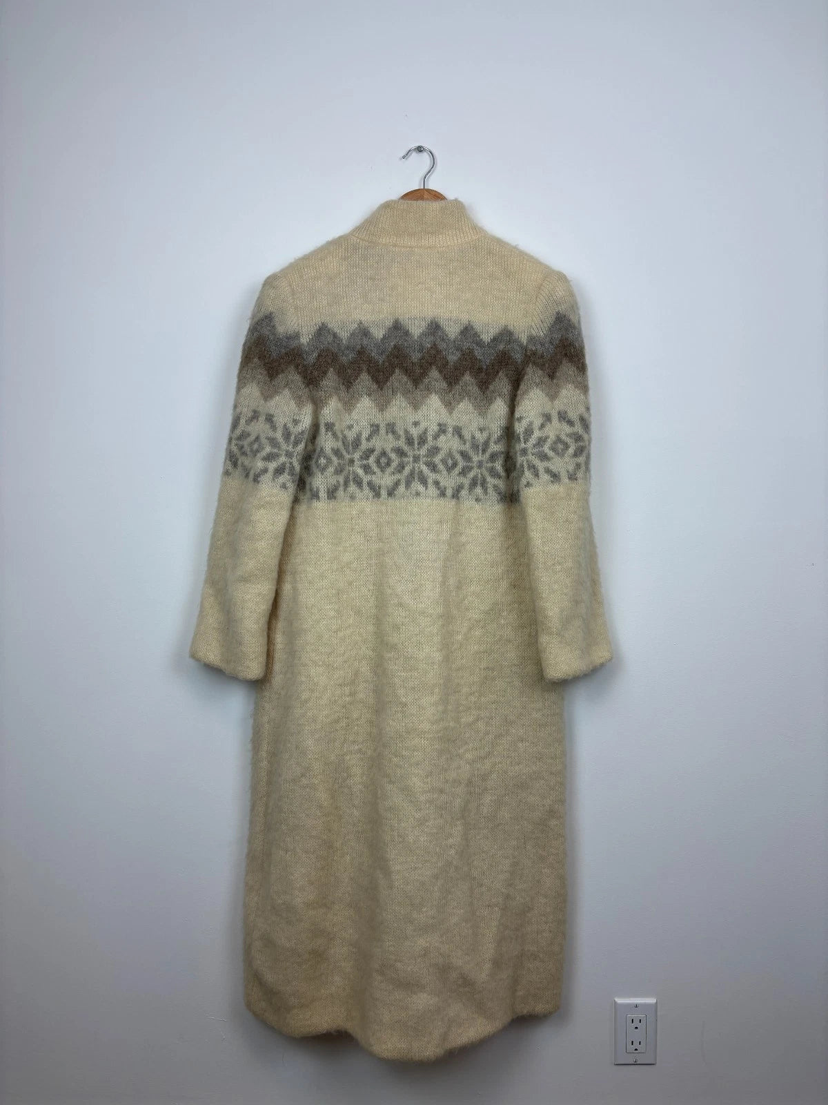 Vintage 1970s 100% Wool Overcoat / Ladies Size Large / Abstract Winter Coat