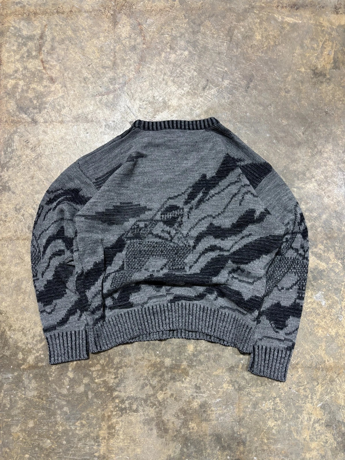 Vintage Club International Knit Sweater / Size Medium / White & Black