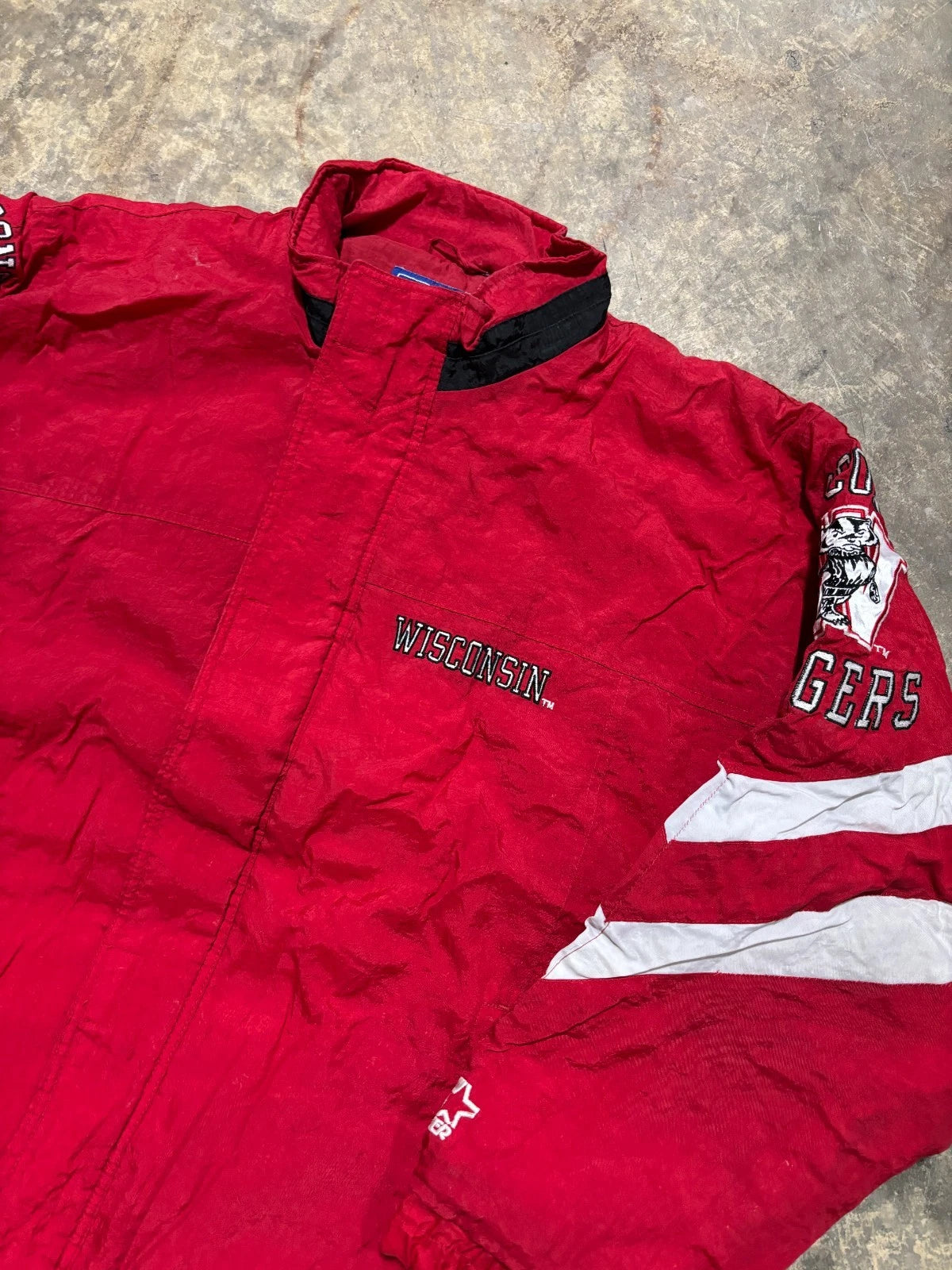 Vintage 1990s Starter Wisconsin Badgers Jacket / NCAA Collegiate / Red Size XXL