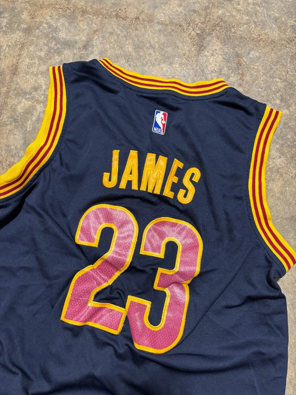 Vintage Cleveland Cavaliers Jersey / Lebron James #23 / NBA Adidas Blue / Small