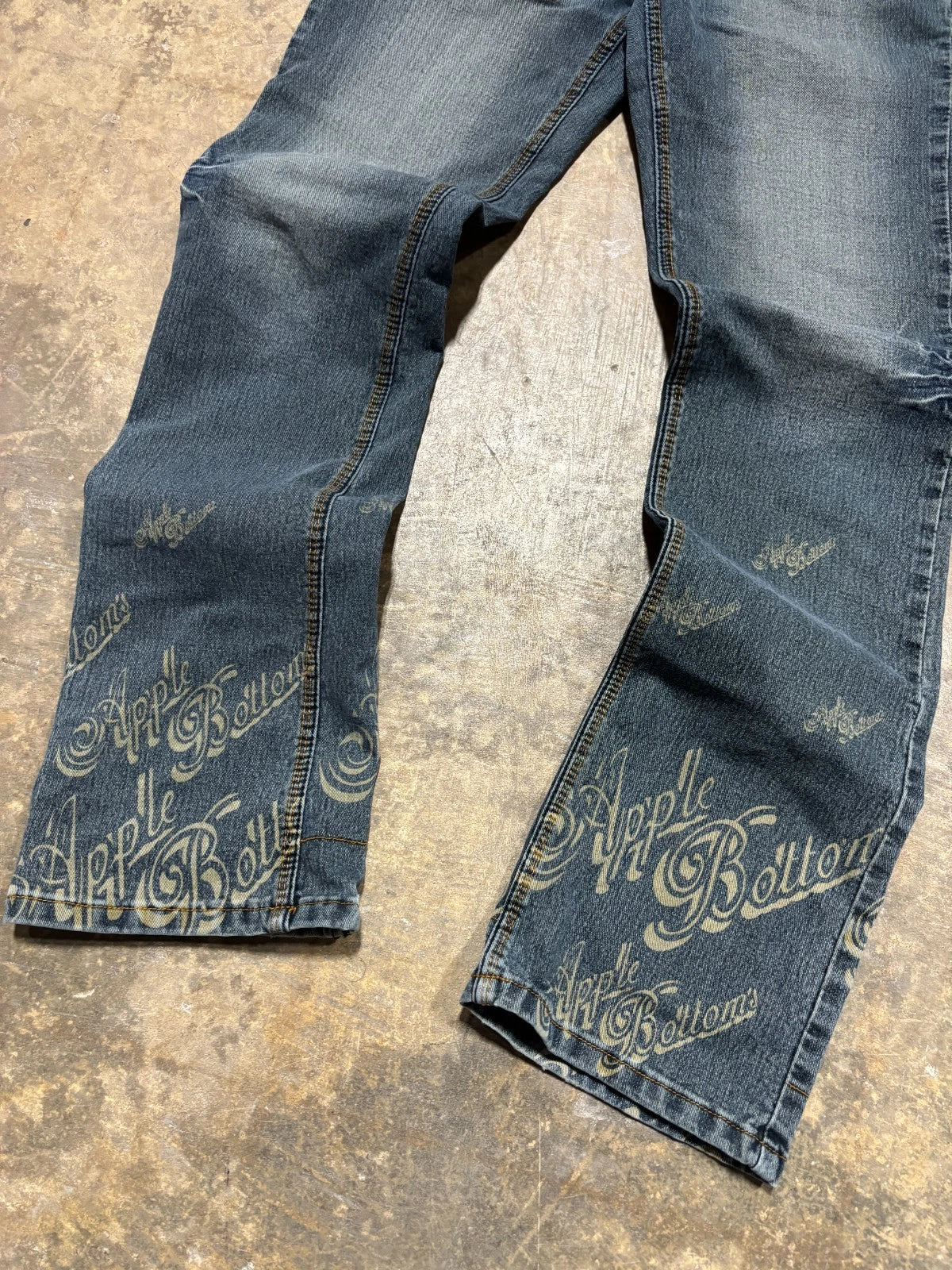 Vintage Y2K Apple Bottom Jeans / Size 5/6 Womens Low Rise Boot Cut Washed Denim