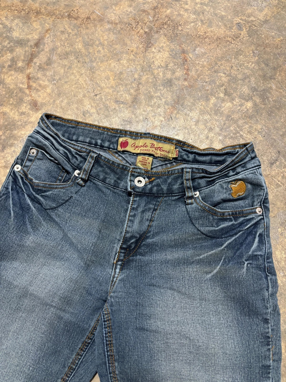 Vintage Y2K Apple Bottom Jeans / Size 5/6 Womens Low Rise Boot Cut Washed Denim