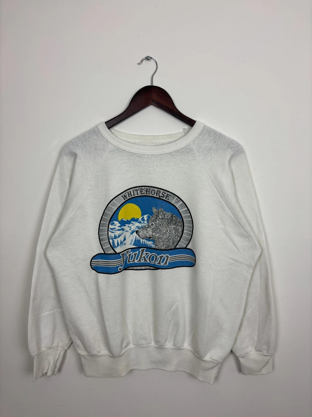 Vintage 1980s Yukon Whitehorse Sweatshirt - White - Size Medium - Wolf Graphic