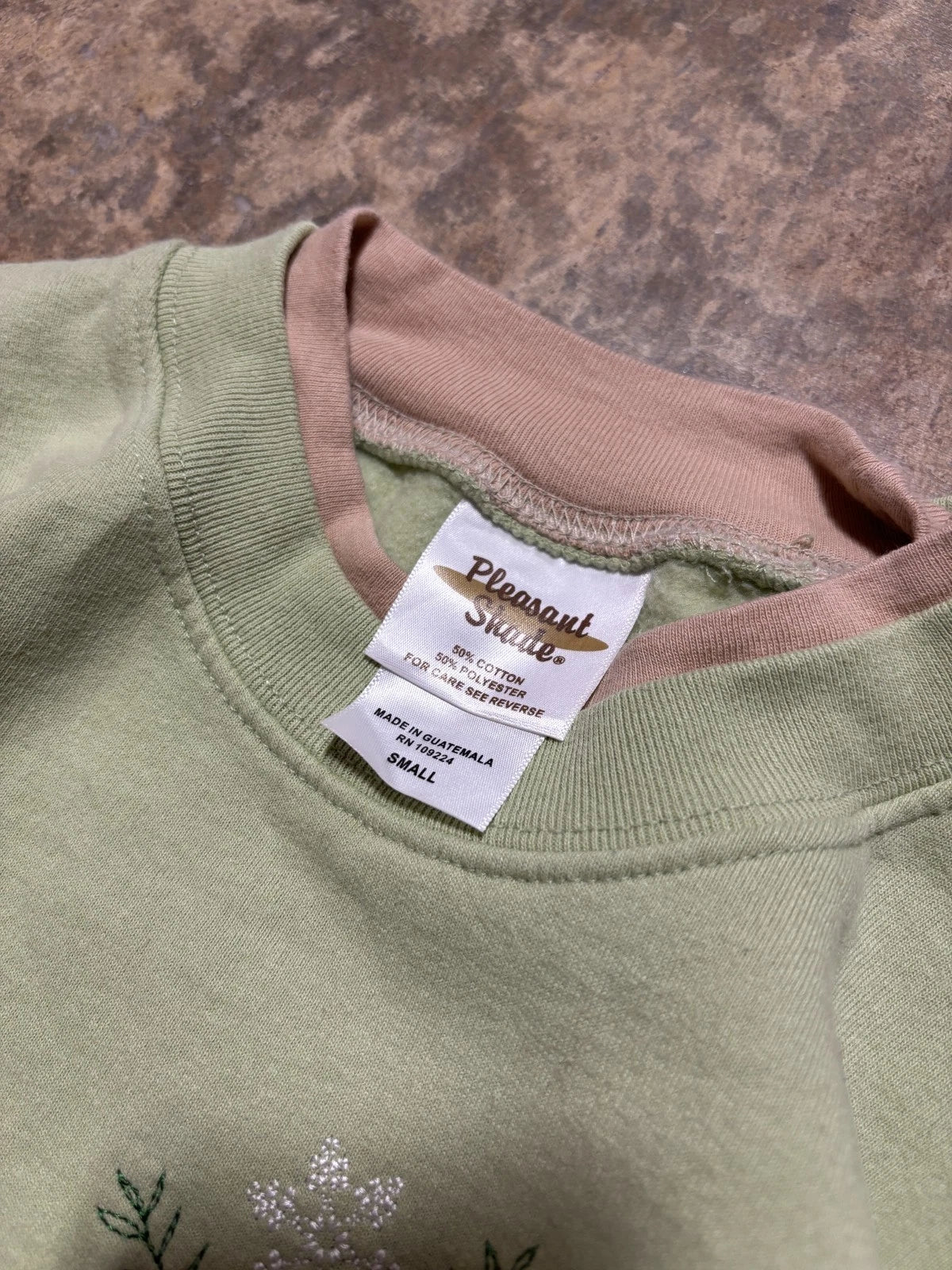 Vintage Cardinal Bird Sweatshirt - Winter Festive Sweater - Size Small - Green