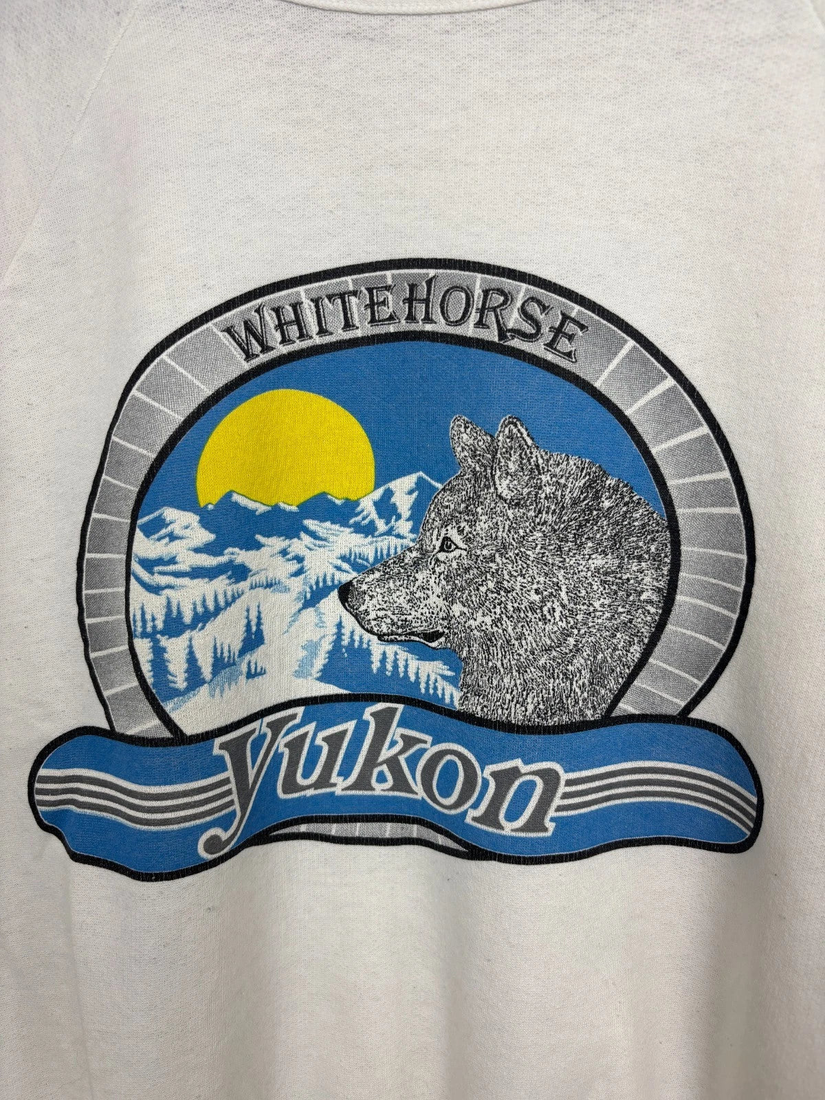 Vintage 1980s Yukon Whitehorse Sweatshirt - White - Size Medium - Wolf Graphic