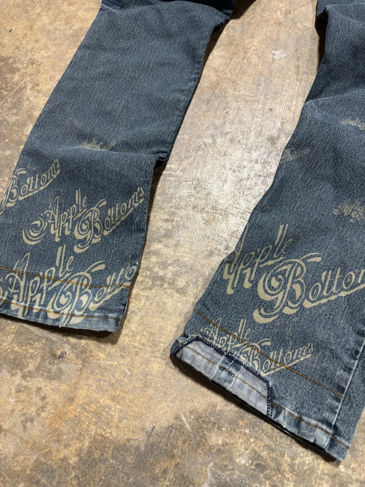 Vintage Y2K Apple Bottom Jeans / Size 5/6 Womens Low Rise Boot Cut Washed Denim