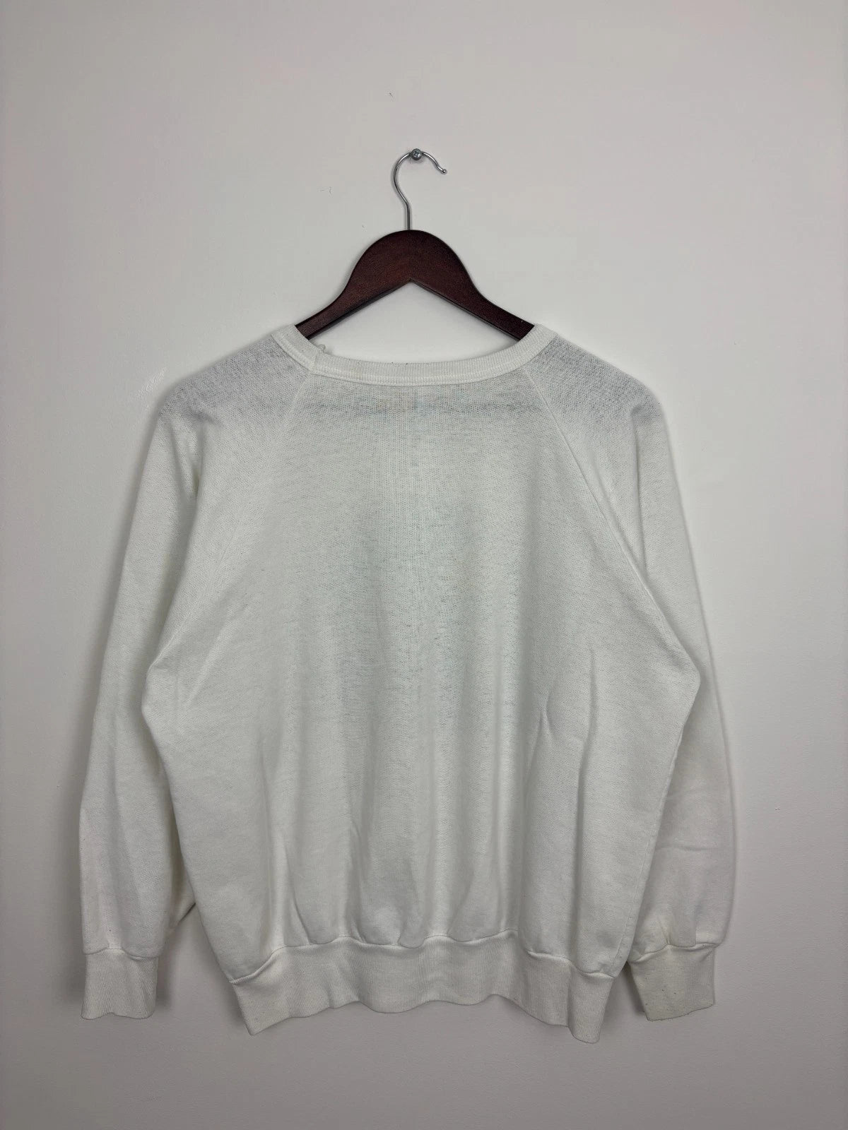 Vintage 1980s Yukon Whitehorse Sweatshirt - White - Size Medium - Wolf Graphic