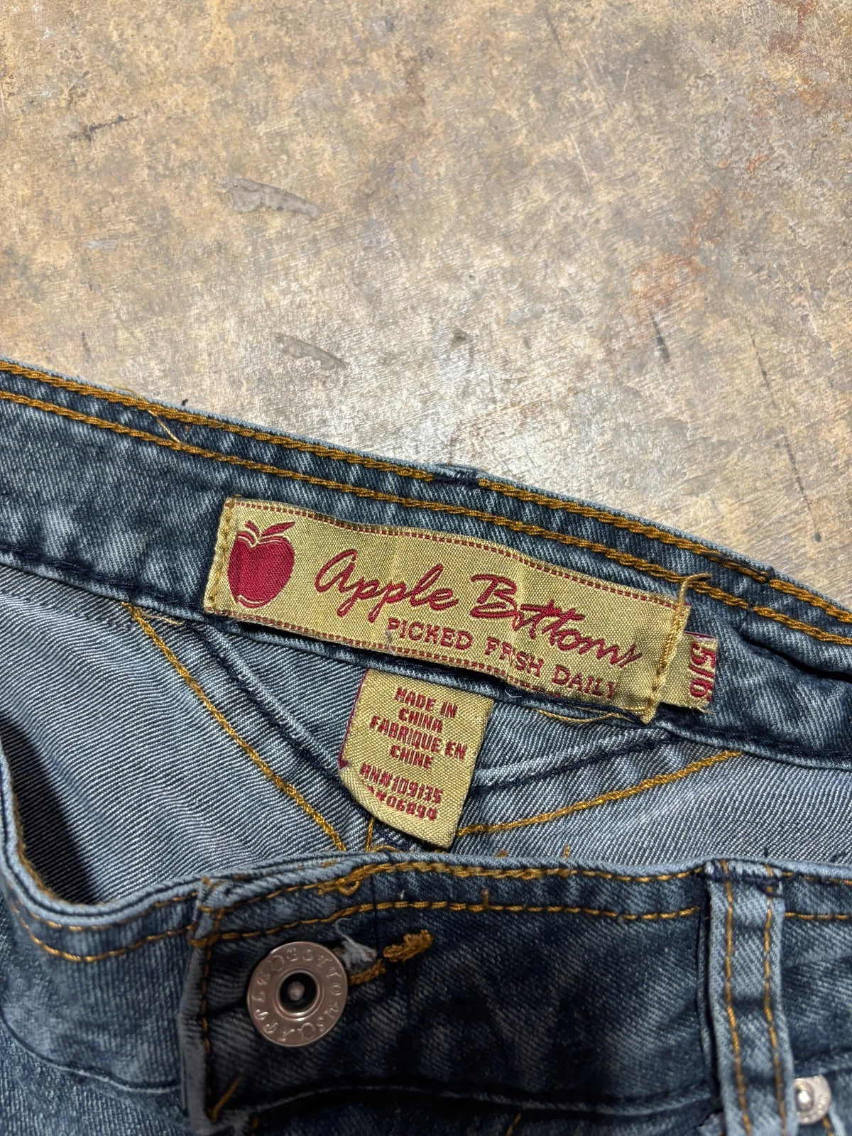 Vintage Y2K Apple Bottom Jeans / Size 5/6 Womens Low Rise Boot Cut Washed Denim