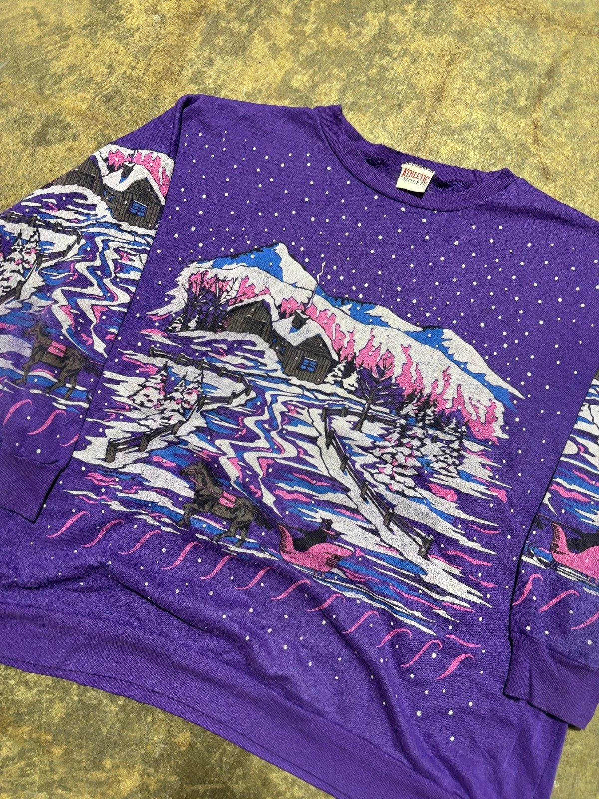 Vintage 1990s Winter Festive AOP Sweatshirt - Snowfall Cozy Sweater Size Medium