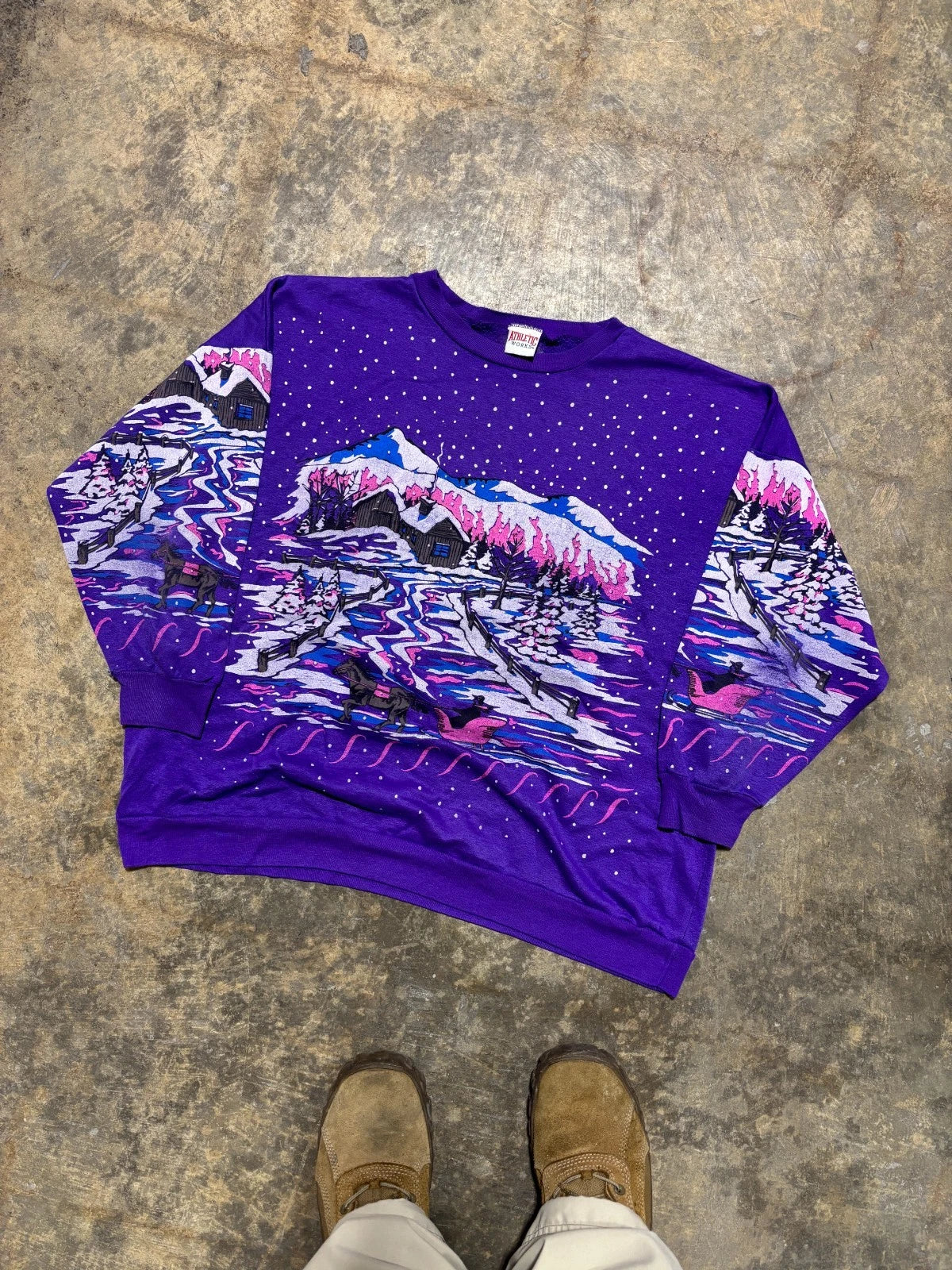 Vintage 1990s Winter Festive AOP Sweatshirt - Snowfall Cozy Sweater Size Medium