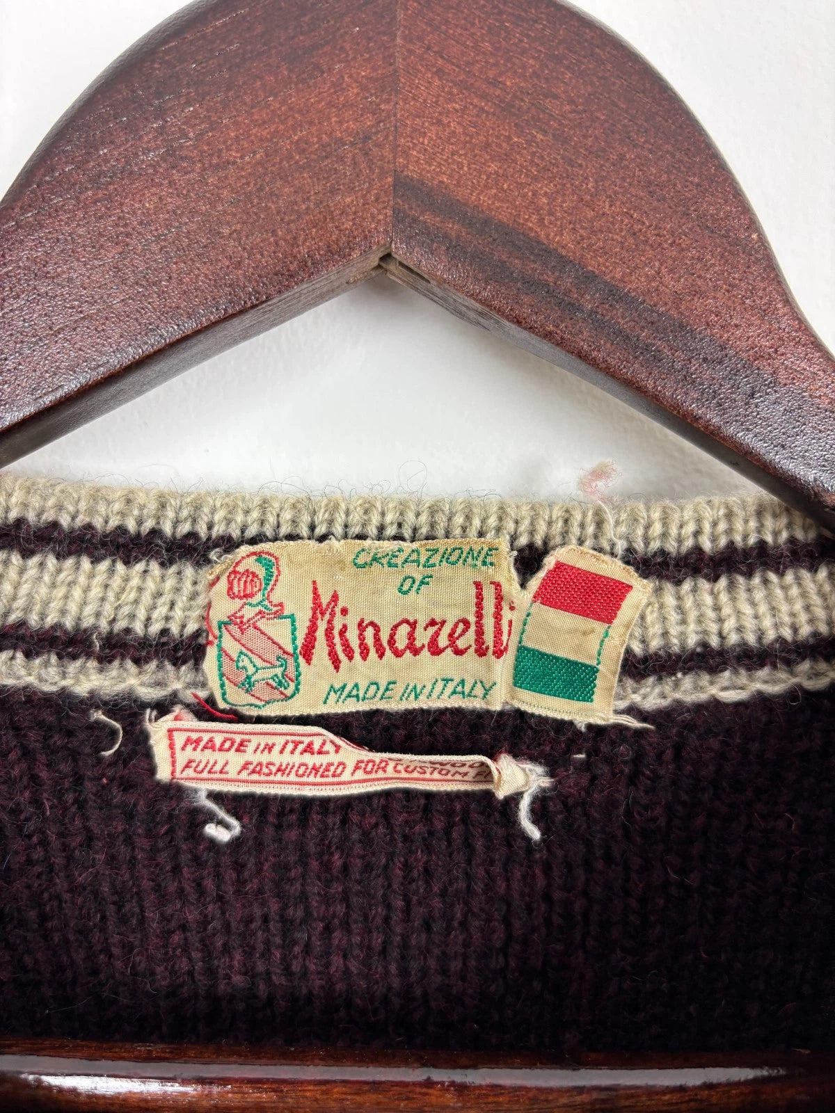Vintage 1980s Maroon Cropped Italian Chunky Wool Knit Sweater - Size Medium