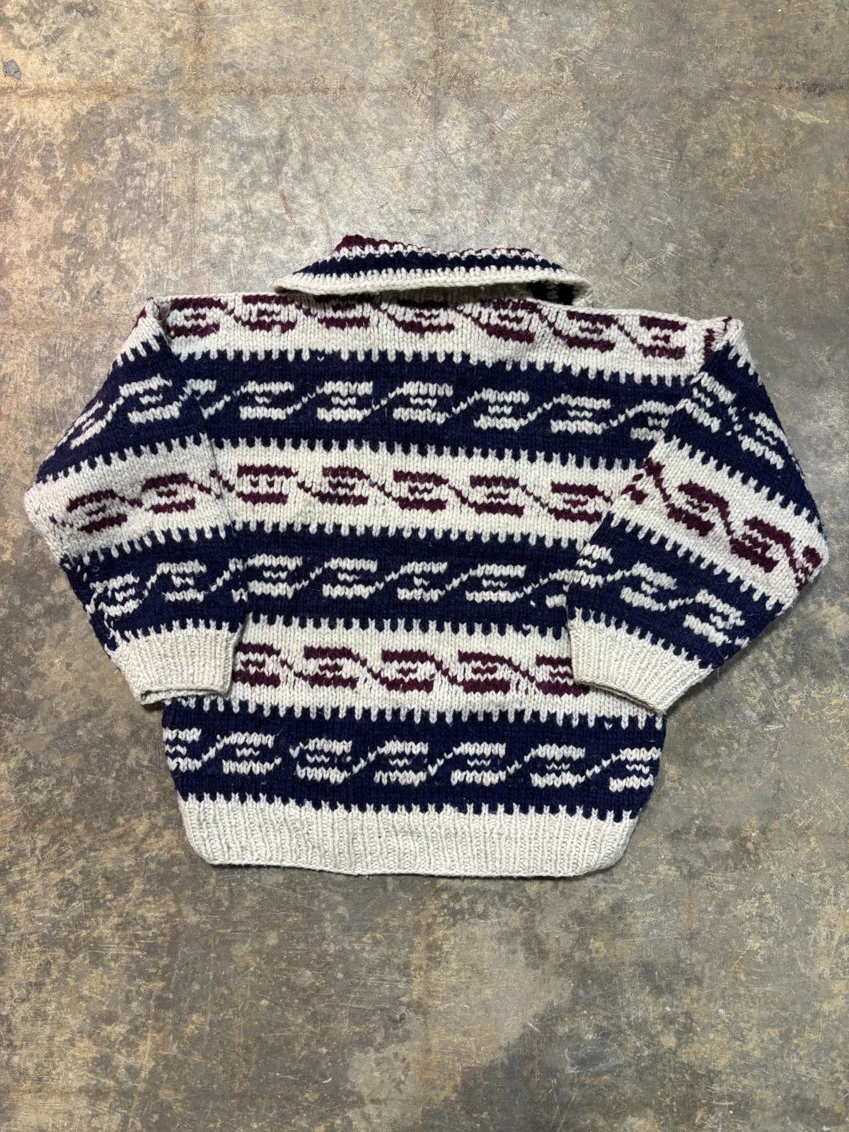 Vintage 100% Wool Abstract Sweater / Size Medium / White & Blue