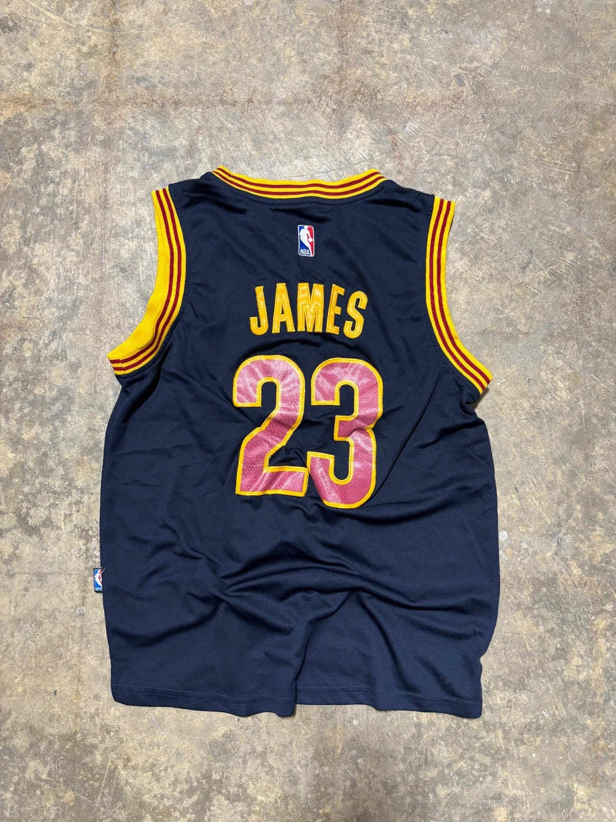 Vintage Cleveland Cavaliers Jersey / Lebron James #23 / NBA Adidas Blue / Small
