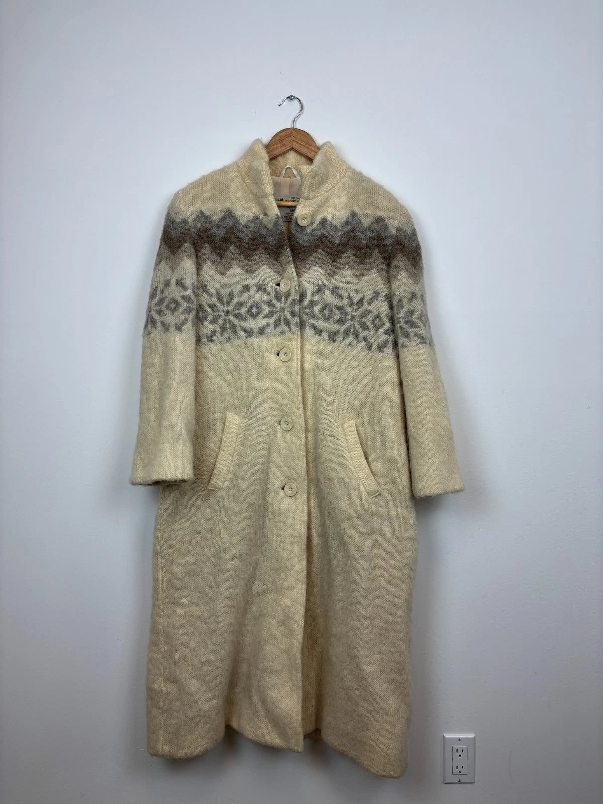 Vintage 1970s 100% Wool Overcoat / Ladies Size Large / Abstract Winter Coat