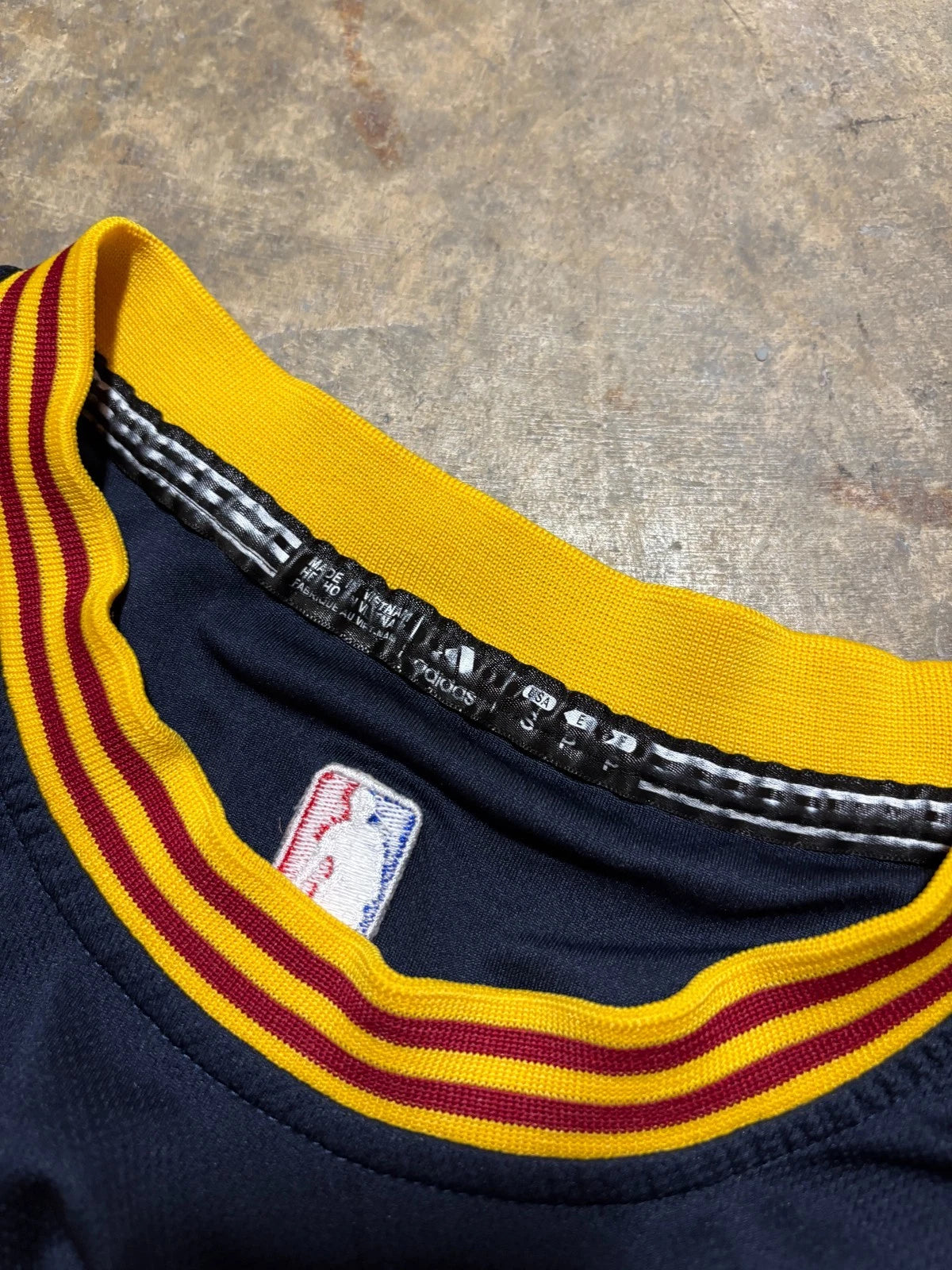 Vintage Cleveland Cavaliers Jersey / Lebron James #23 / NBA Adidas Blue / Small