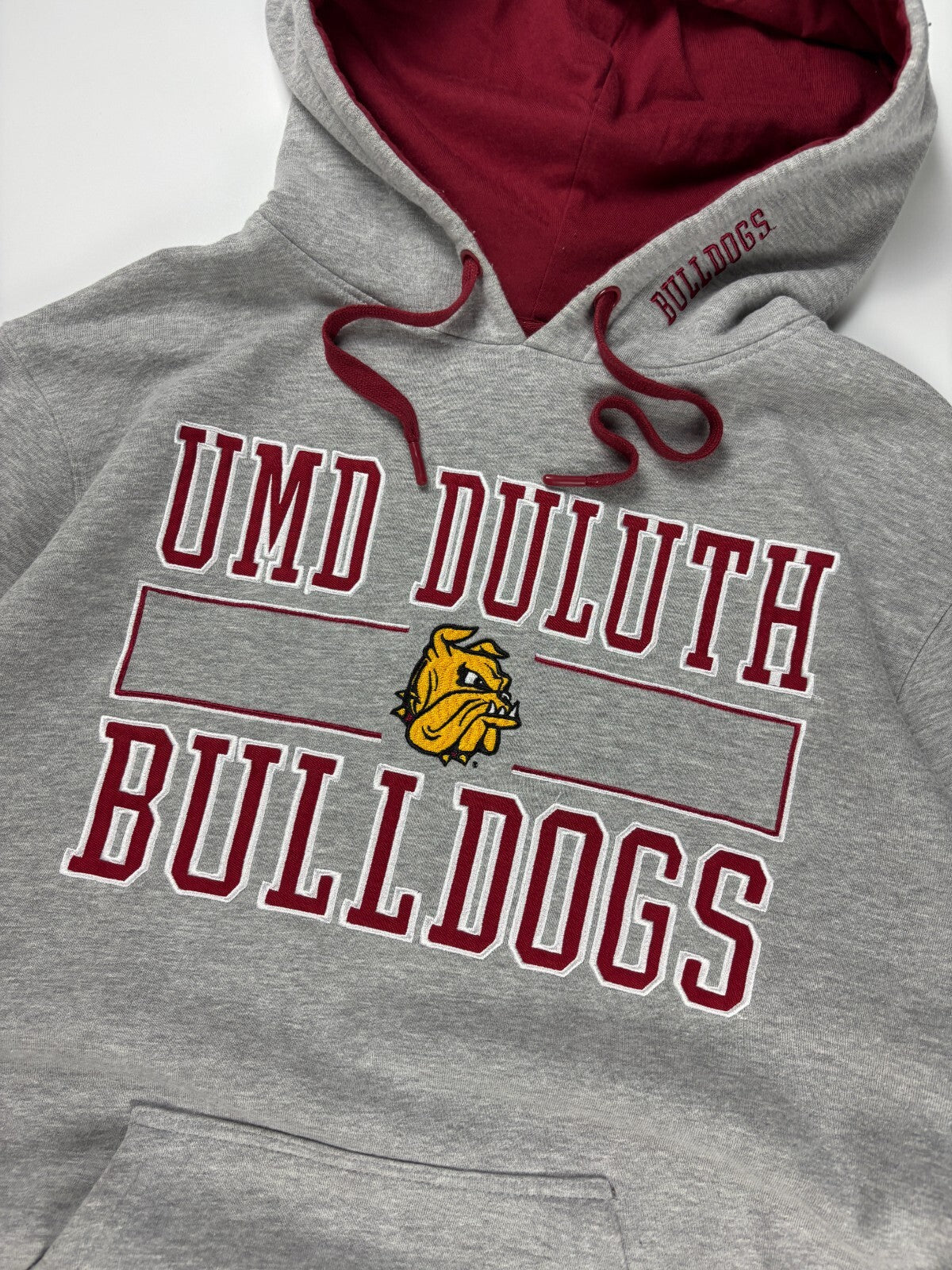 Vintage UMD Duluth Bulldogs Hoodie / NCAA Collegiate Sweater Sportswear XL Gray